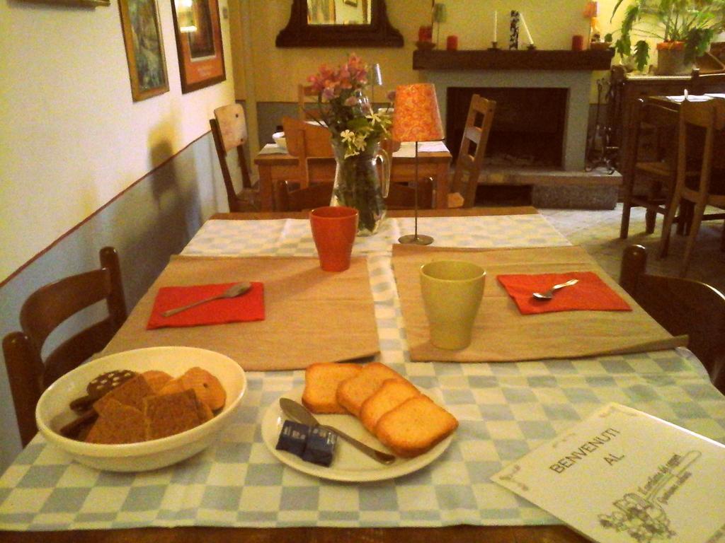 Il Cortiletto Dei Capperi Bed and Breakfast Gassino Torinese Eksteriør billede